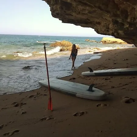 Luca. Exotico En La Playa Nyaraló